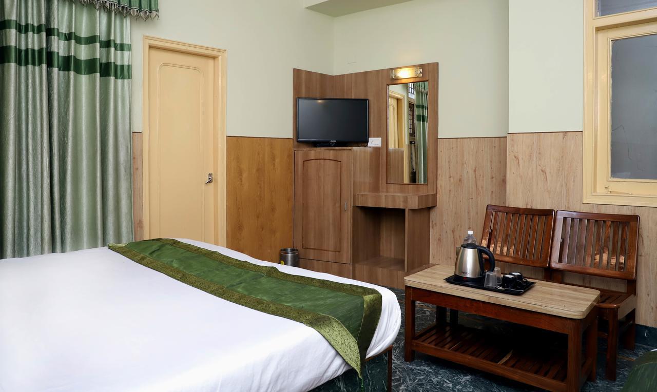 Oyo 22075 Hotel Bali Palace Katra  Extérieur photo
